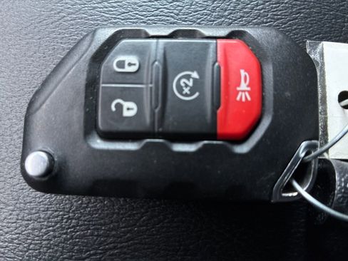 Used 2022 Jeep Wrangler Unlimited Sahara image 30