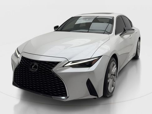 Used 2023 Lexus IS 300 w/ Comfort Package RWD image 4