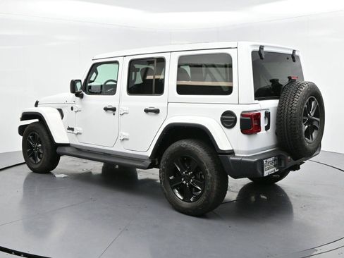 Used 2023 Jeep Wrangler Unlimited Sahara AWD/4WD image 5