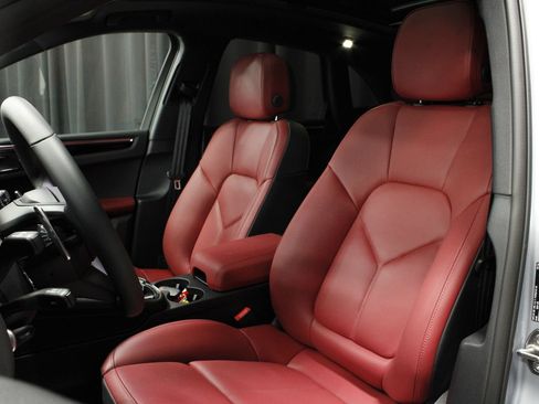 New 2026 Porsche Macan AWD/4WD image 19