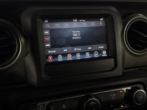 Used 2023 Jeep Wrangler Unlimited w/ Cold Weather Group image 20