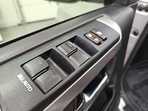 Used 2018 Toyota 4Runner SR5 AWD/4WD image 13