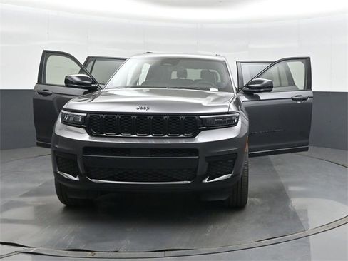 New 2025 Jeep Grand Cherokee L Altitude image 53