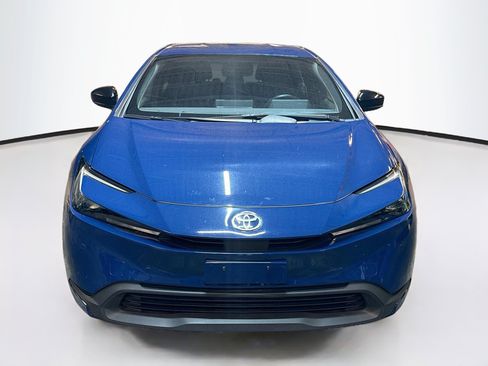 Used 2025 Toyota Prius LE FWD image 2