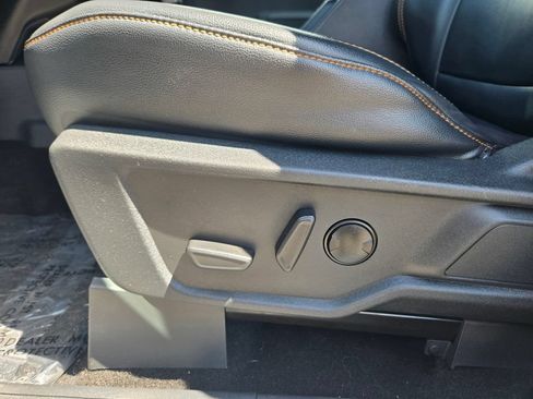Used 2023 Ford Bronco Badlands AWD/4WD image 12