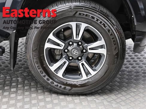 Used 2019 Toyota Tacoma TRD Sport w/ TRD Premium Sport Package image 31