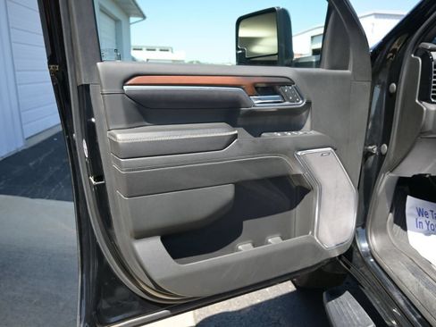 Used 2024 GMC Sierra 3500 Denali w/ Technology Package AWD/4WD image 24