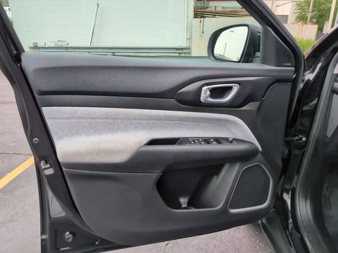 Used 2022 Jeep Compass Latitude AWD/4WD image 18