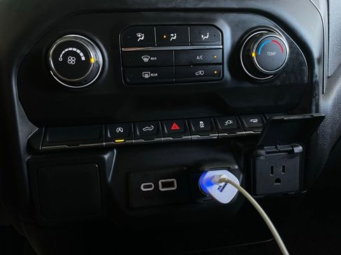 Used 2021 Chevrolet Silverado 1500 Custom image 30