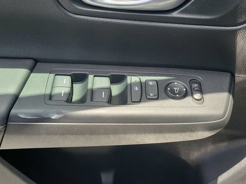 Used 2025 Honda CR-V LX image 14
