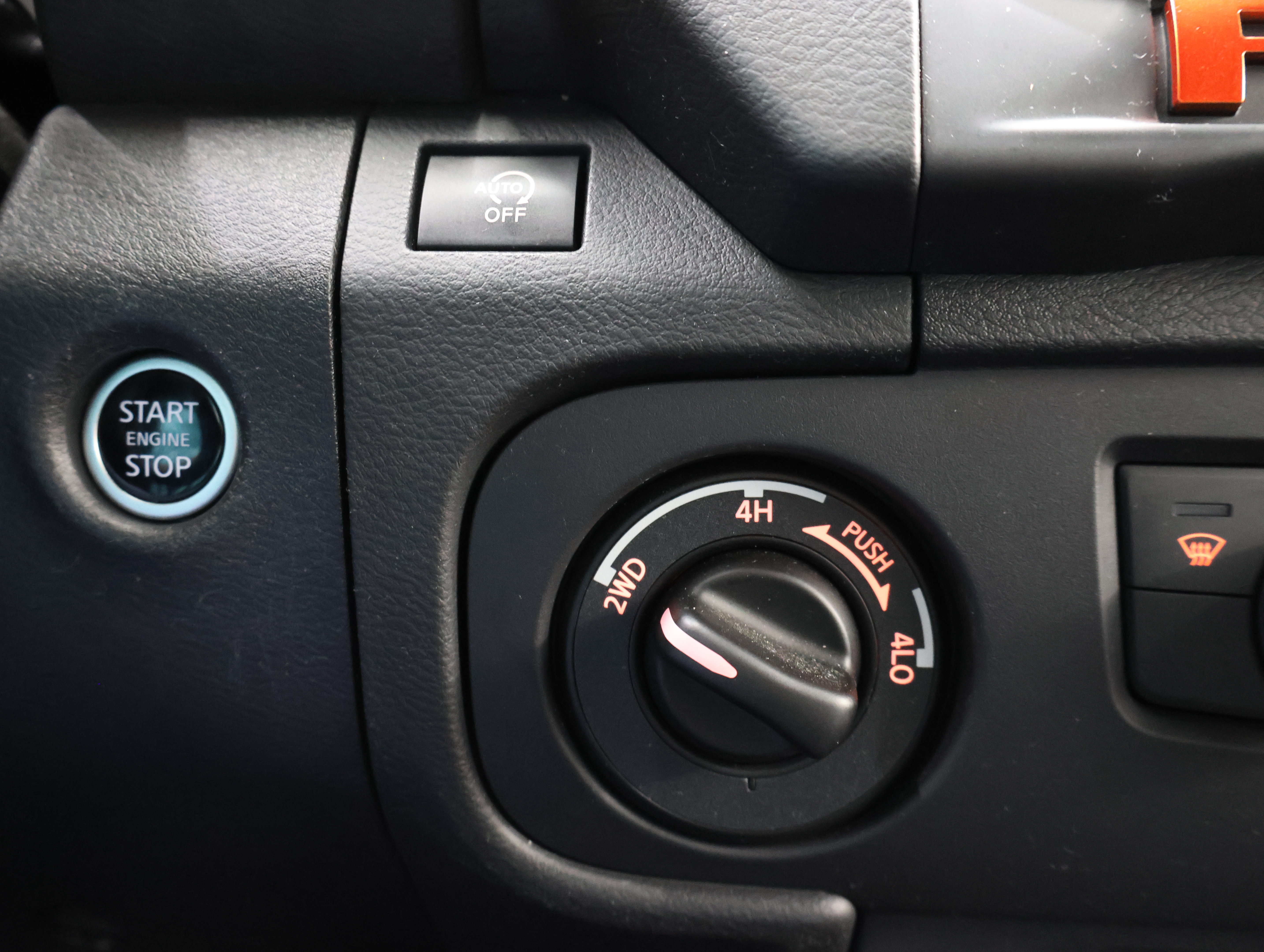 Used 2025 Nissan Frontier PRO-4X AWD/4WD image 43