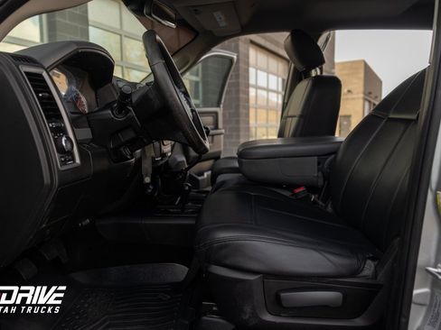 Used 2017 RAM 3500 Tradesman w/ Chrome Appearance Group image 24