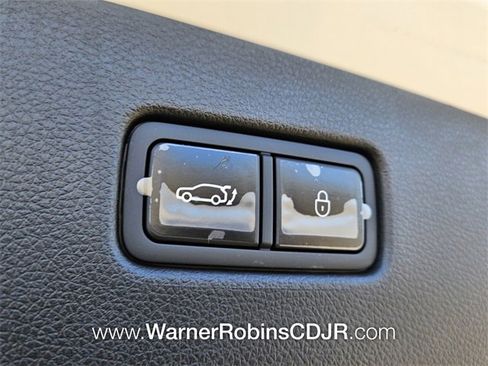 Used 2025 Genesis GV70 2.5T w/ Sport Prestige Package image 14