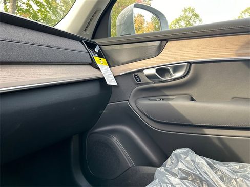 New 2026 Volvo XC90 B6 Plus w/ Protection Package Premier image 20