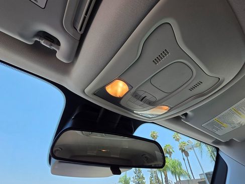 Used 2018 Jeep Renegade Latitude image 43