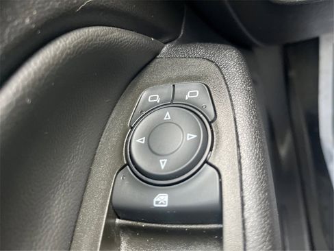 Used 2023 Chevrolet Equinox LT image 42