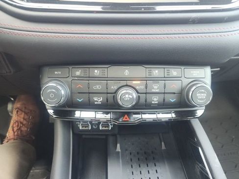 New 2026 Dodge Durango GT image 9