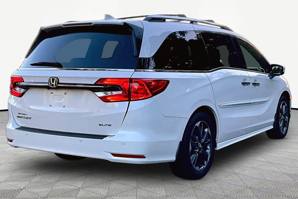 Used 2024 Honda Odyssey Elite image 6