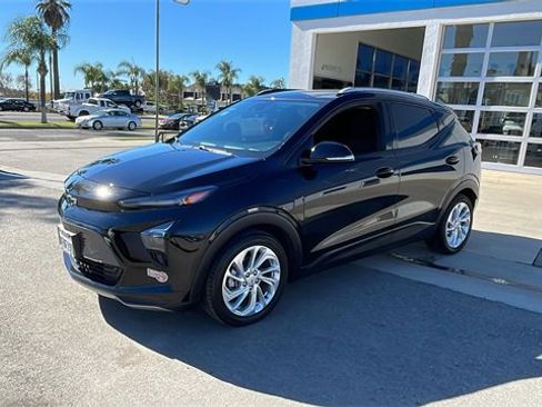 Used 2023 Chevrolet Bolt EUV LT w/ Comfort Package image 7