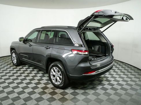 Used 2022 Jeep Grand Cherokee Limited RWD image 34