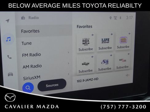 Used 2023 Toyota Highlander XLE AWD/4WD image 32
