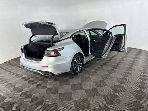 Used 2022 Nissan Maxima SV w/ Floor Mat Group FWD image 18