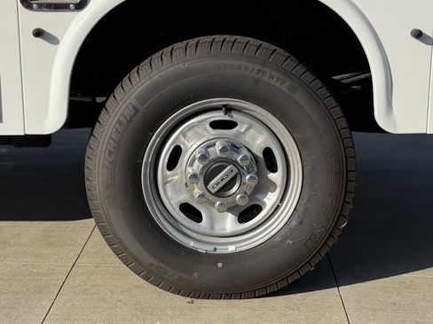 Used 2023 Ford F250 XL w/ XL Chrome Package image 11