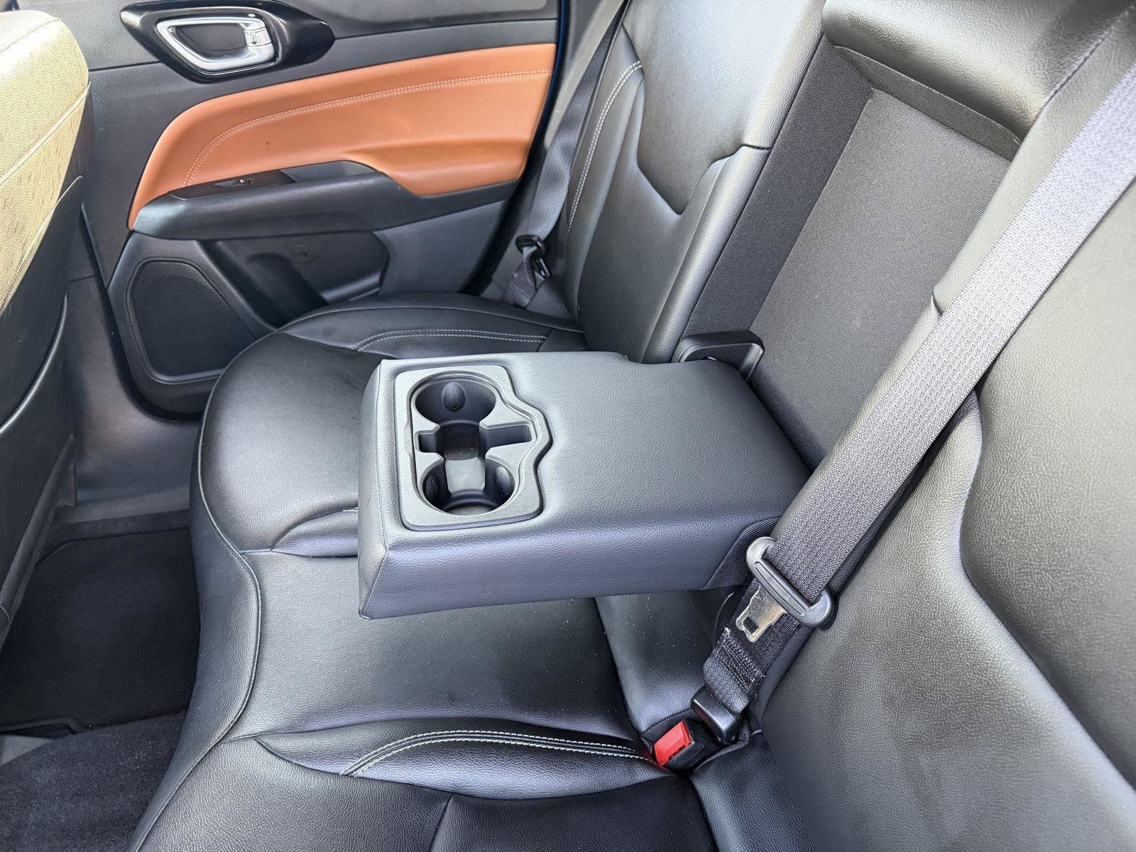 Used 2025 Jeep Compass Limited AWD/4WD image 11
