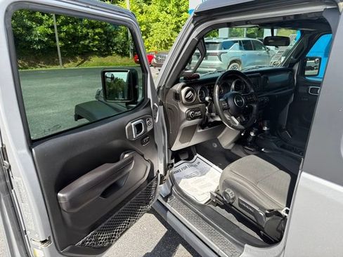 Used 2020 Jeep Wrangler Sport AWD/4WD image 12