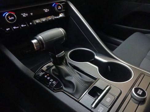 Used 2022 Kia K5 LXS image 23