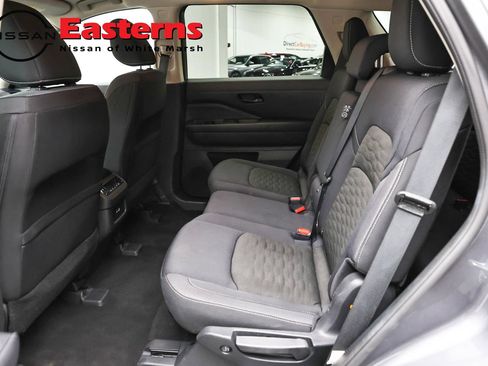 Used 2025 Nissan Pathfinder SV FWD image 21