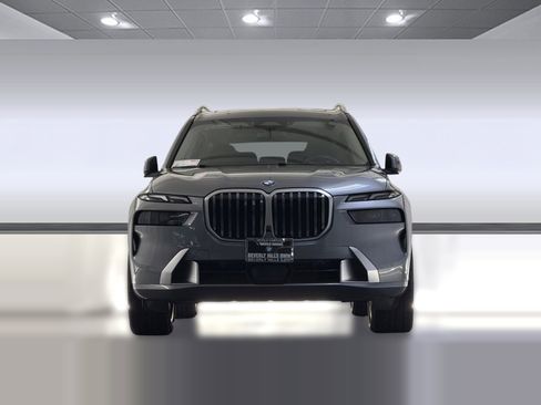 Used 2024 BMW X7 xDrive40i w/ Premium Package AWD/4WD image 5