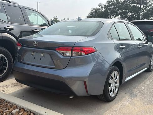 Used 2025 Toyota Corolla LE FWD image 6