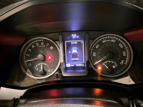 Used 2020 Toyota Tacoma TRD Off-Road image 14