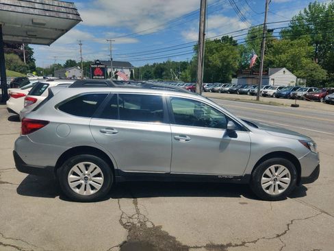 Used 2018 Subaru Outback 2.5i Premium AWD/4WD image 7
