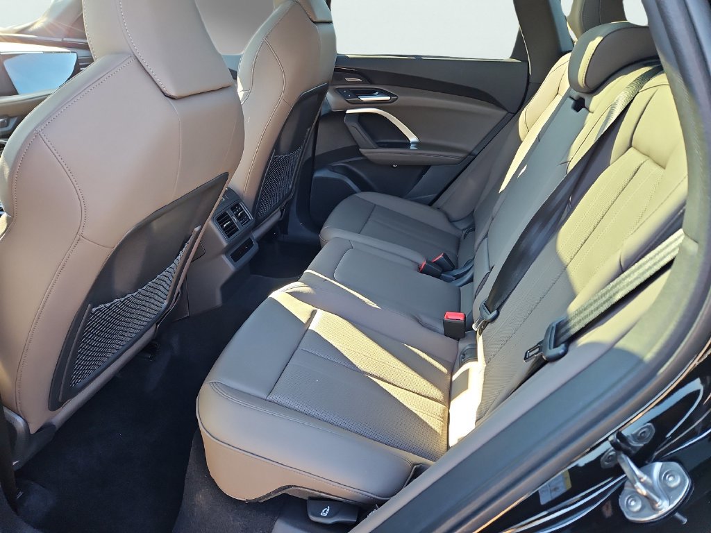Used 2025 Audi Q5 Premium Plus w/ Premium Plus AWD/4WD image 23