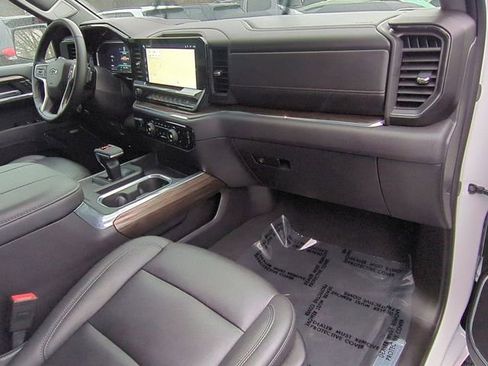 Used 2024 Chevrolet Silverado 1500 LT Trail Boss w/ LT Trail Boss Premium Package image 39