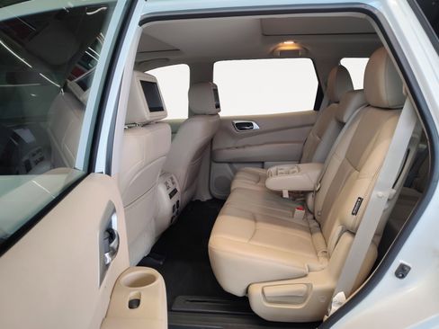 Used 2018 Nissan Pathfinder Platinum FWD image 27