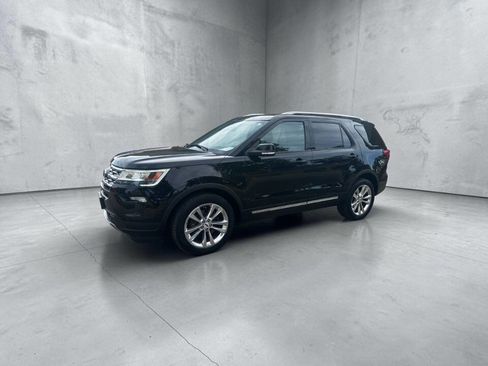 Used 2018 Ford Explorer XLT w/ Equipment Group 202A AWD/4WD image 1