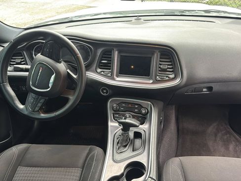 Used 2018 Dodge Challenger SXT RWD image 7