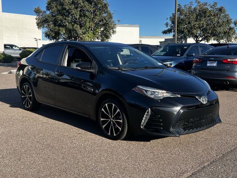 Used 2018 Toyota Corolla SE image 4