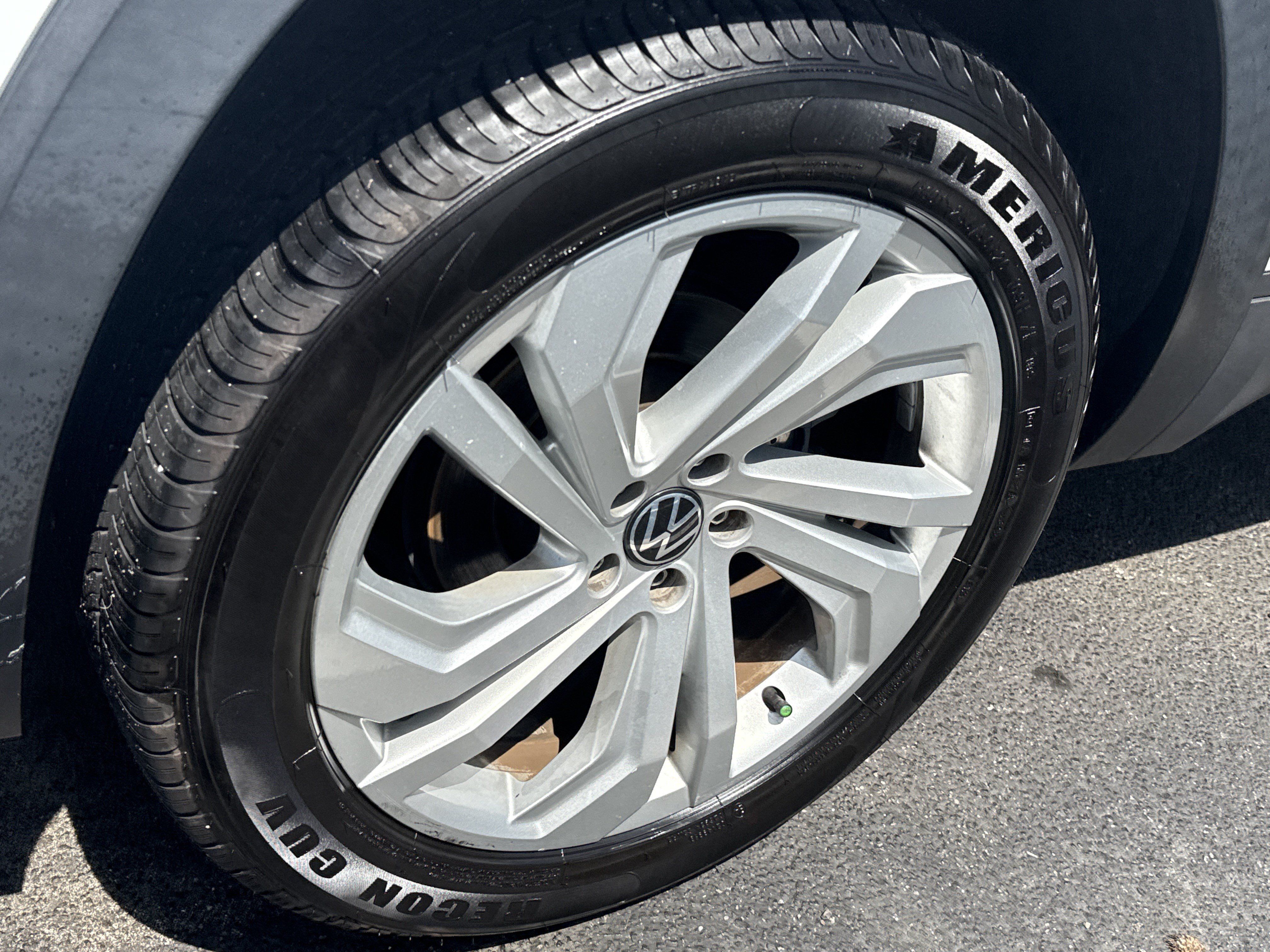 Used 2021 Volkswagen Atlas SE w/ Towing Package AWD/4WD image 13