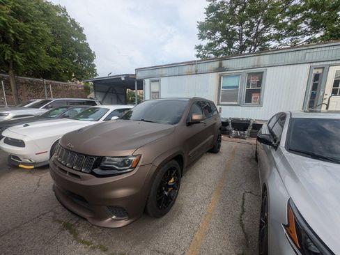 Used 2018 Jeep Grand Cherokee Trackhawk AWD/4WD image 10
