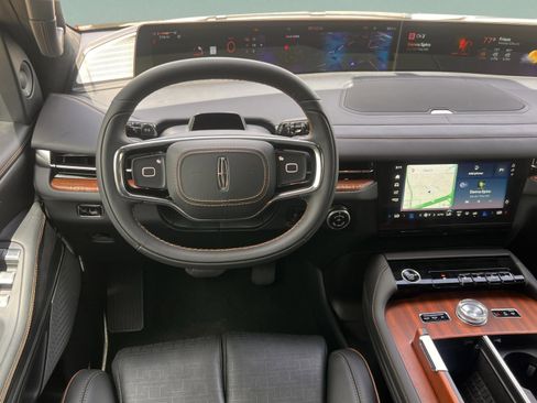 New 2025 Lincoln Navigator Black Label image 11