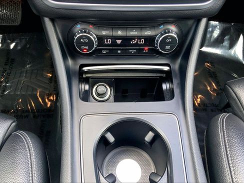 Used 2020 Mercedes-Benz GLA 250 4MATIC image 39