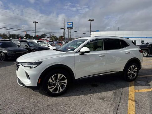 Used 2023 Buick Envision Essence image 4