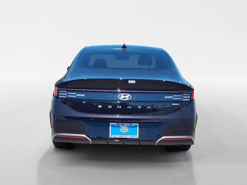 New 2025 Hyundai Sonata Limited image 4
