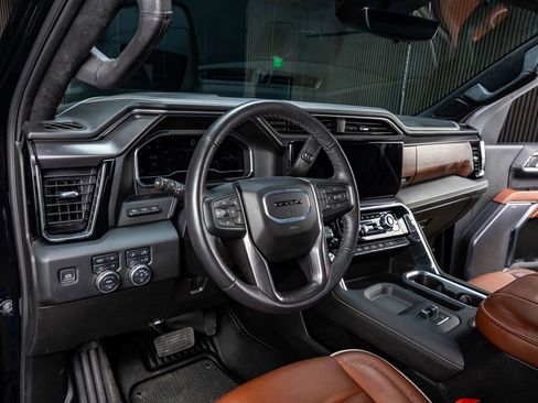 Used 2024 GMC Sierra 2500 Denali Ultimate image 16