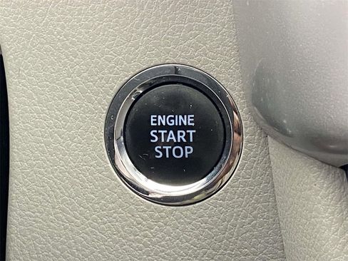 Used 2015 Toyota Highlander XLE image 27