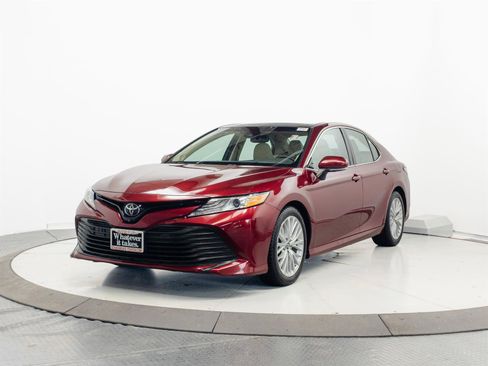 Used 2018 Toyota Camry XLE w/ Audio Package FWD image 3